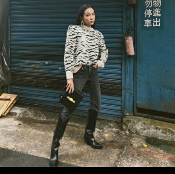 H&M animal print sweater blogger's favorite - Picture 6 of 6